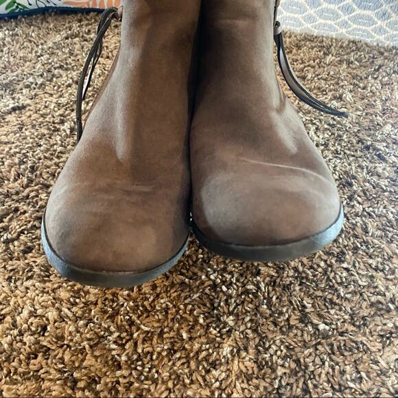 Lulu’s Two Tone Zipper Ankle Booties Approx Size 6 Please See Measurements - Picture 5 of 13